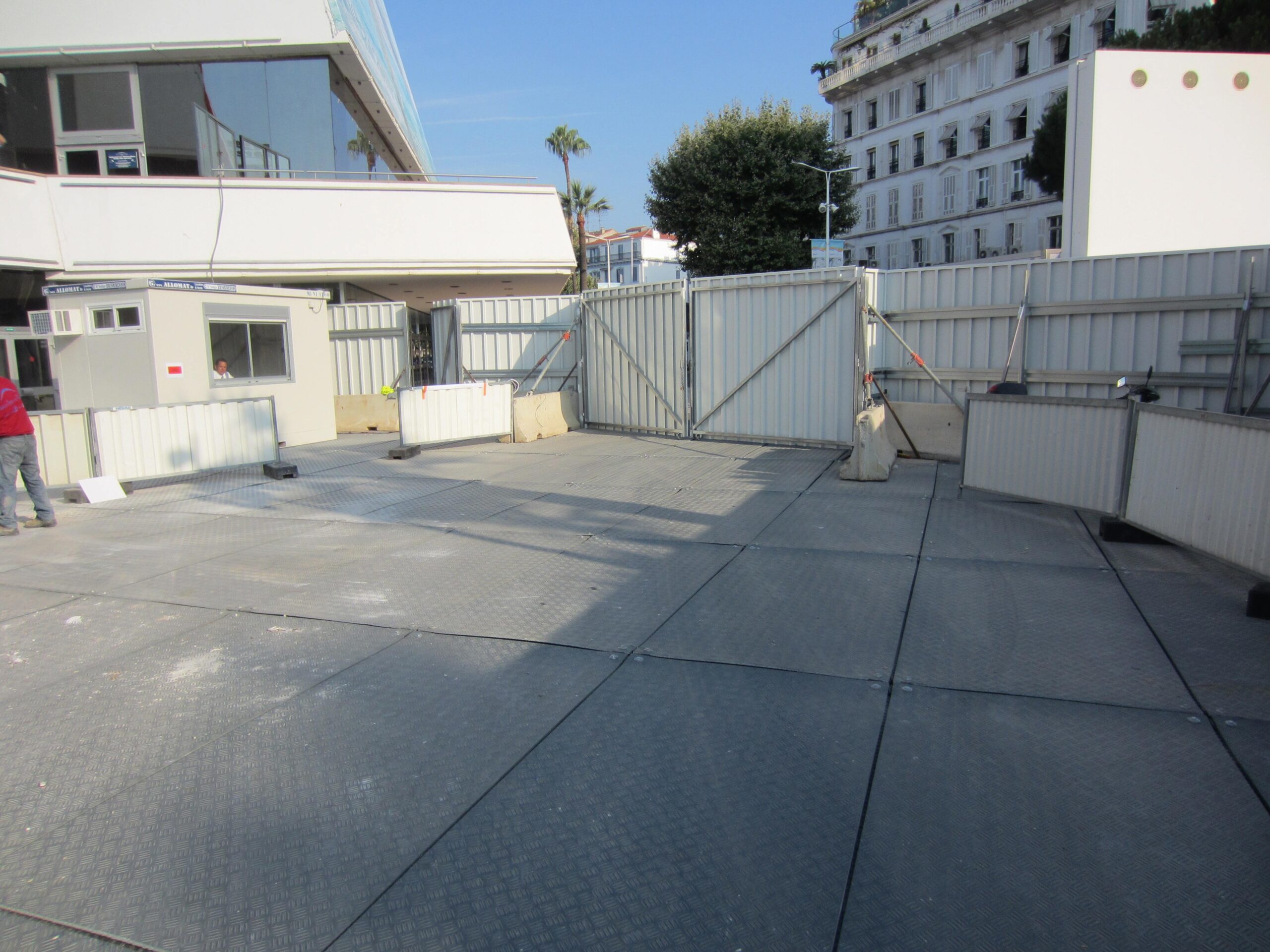 Installation-Plaque-de-roulement--protection-des-sols-4